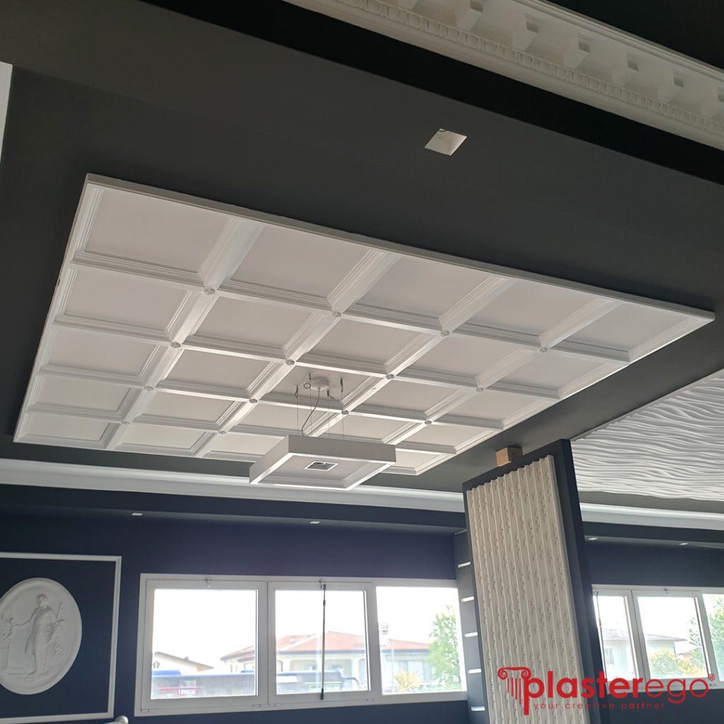 pannelli a soffitto. pannelli 60x60. pannelli in gesso. cassettoni in gesso. plafone a soffitto.